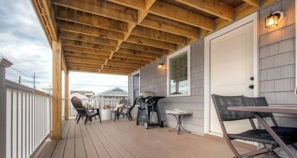 Recently Renovated LBI Apt w/ Deck on Beach Block!