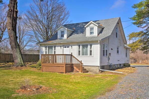 House (3 Bedrooms) | Exterior