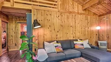 House (1 Bedroom) | Interior