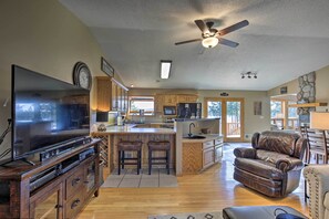 House (3 Bedrooms) | Interior