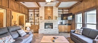 Family-friendly San Antonio Home w/ Hot Tub & Deck
