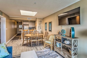 TV - Myrtle Beach Condo - Steps to Ocean & Apache Pier! (Myrtle Beach)