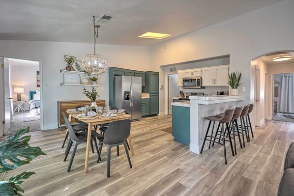 Interior - Stylish Bakersfield Getaway With Pool Table! (Bakersfield)