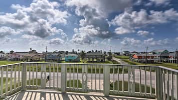 House (3 Bedrooms) | Front of property