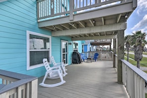 House (3 Bedrooms) | Interior - 2 Blocks to Gulf: Surfside Beach Family Home! (Freeport)