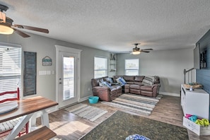 House (3 Bedrooms) | Interior - 2 Blocks to Gulf: Surfside Beach Family Home! (Freeport)