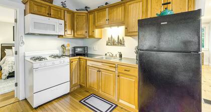 New London Cottage w/ Grill, Lake & Beach Access