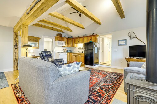 Ski & Hike! New London Cottage w/ Beach Access