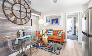 Smart TV - 10 Steps to the Beach Private Beach Paradise (Indian Rocks Beach)