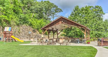 Community Pool & Dock: Lake of the Ozarks Condo!