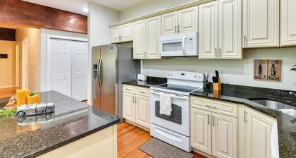 Cozy Sawyer Apartment - 2 Mi to Warren Dunes Park!