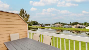 Apartemen (3 Bedrooms) | Bagian depan properti