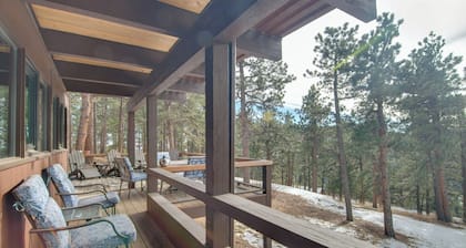 Chic Boulder Mountain Home w/ Hot Tub + Views