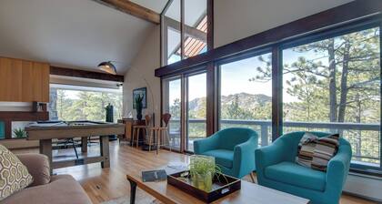 Chic Boulder Mountain Home w/ Hot Tub + Views