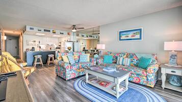 Apartment (1 Bedroom) | Living area