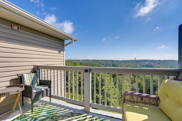 Apartment (3 Bedrooms) | Interior - Branson Condo w/ Balcony, Strip & Mountain Views! (Branson)