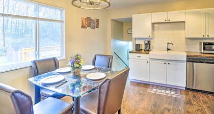 Charming Columbus Home ~ 7 Mi to Ohio State!
