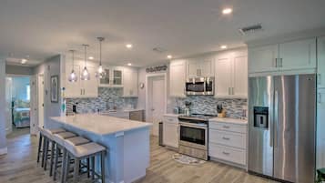 House (2 Bedrooms) | Front of property