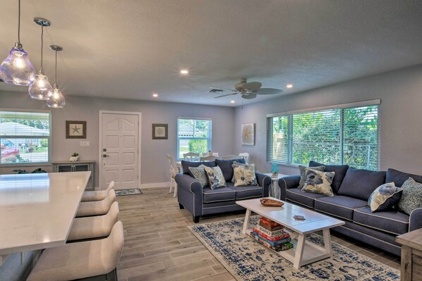 House (2 Bedrooms) | Interior - Tasteful Home w/ Patio + Grill < 2 Mi to Beach! (Naples)