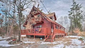 House (3 Bedrooms) | Exterior