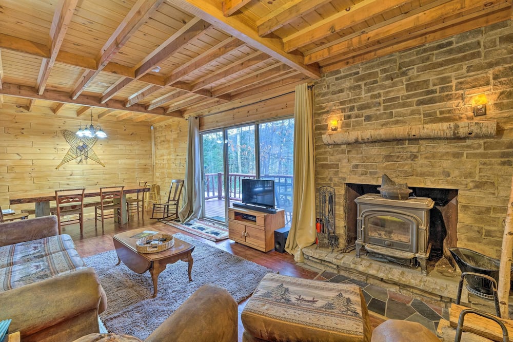 Secluded Johnsburg Retreat w/ Hot Tub & Fire Pit - Warren County, NY