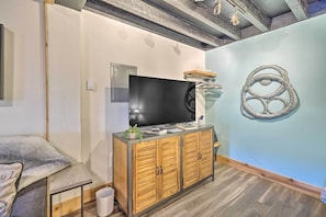 Apartment (0 Bedroom) | Interior - Walk to Ocean! Downtown Long Beach Studio (Long Beach)