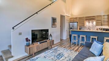 ุงูู
ูุดุฃุฉ ู
ู ุงูุฏุงุฎู