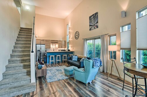 Stylish Anchorage Townhome ~ 1 Mi to Downtown