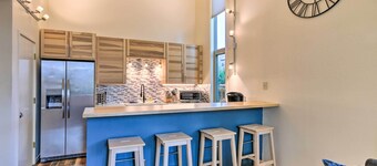 Stylish Anchorage Townhome ~ 1 Mi to Downtown