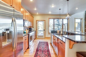 Interior - Dtwn Frisco Home w/ Mtn View, 11 Mi to Ski Breck! (Frisco)