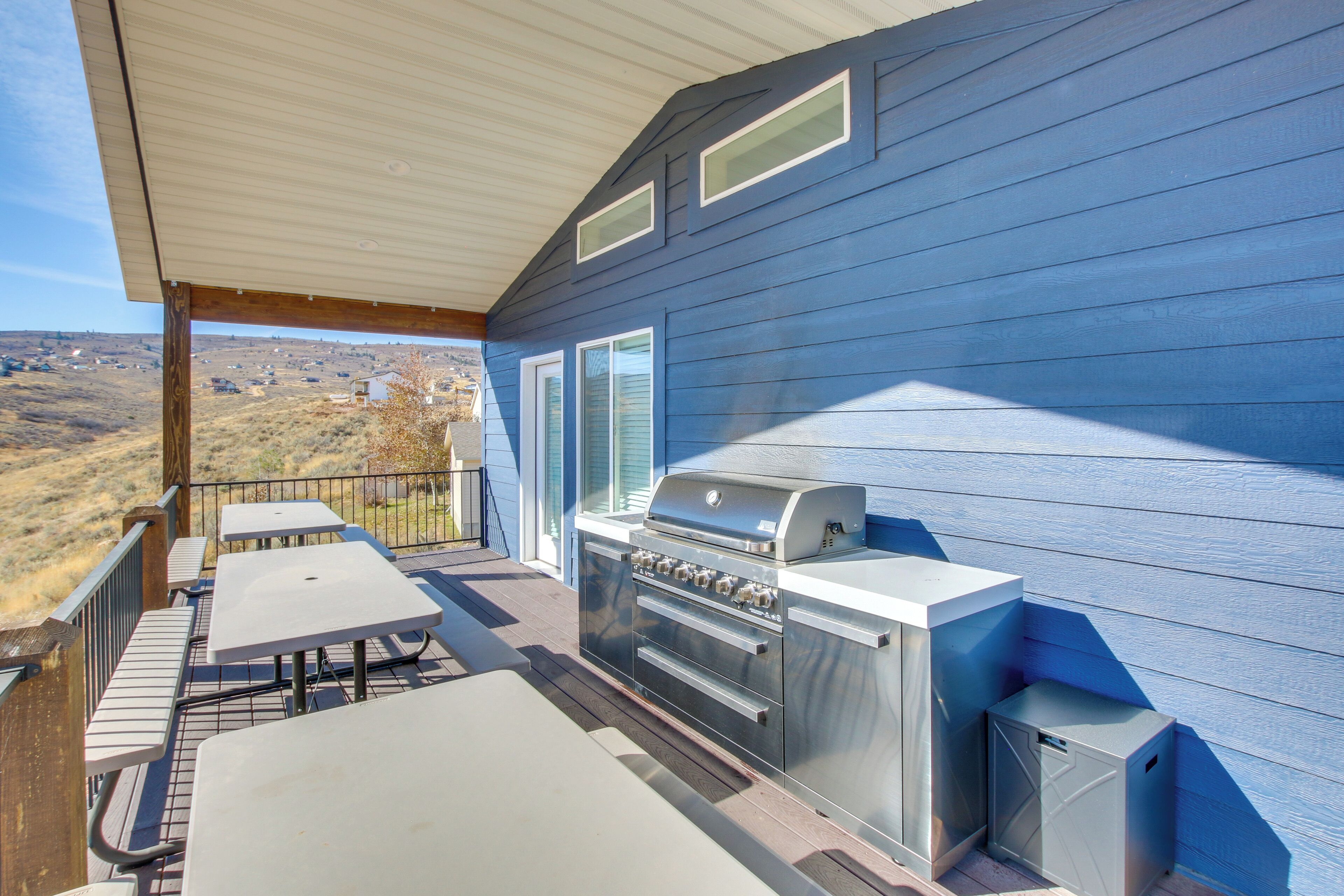 House (5 Bedrooms) | Interior