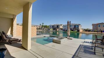 Villa (4 Bedrooms) | Interior