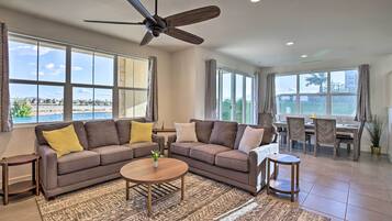 Villa (4 Bedrooms) | Interior