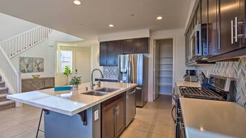 Villa (4 Bedrooms) | Interior