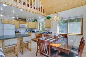 House (2 Bedrooms) | Interior - 21str-00041 Fairplay Escape w/ Mt Sherman Views (Fairplay)