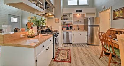 Coastal Escape w/ Yard, Walk 1 Mile to Texas A & M