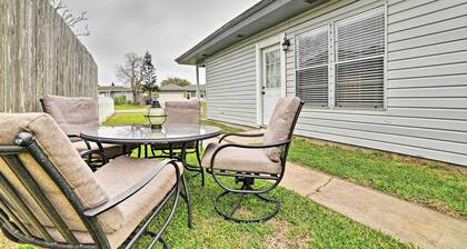Coastal Escape w/ Yard, Walk 1 Mile to Texas A & M