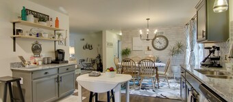 Ocean View Escape ~ 4 Miles to Bethany Beach!