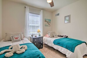 하우스 (3 Bedrooms) | 3 개의 침실, 노트북 작업 공간, 다리미/다리미판, 침대 시트