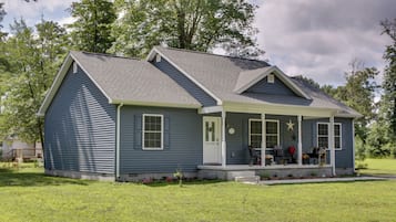 House (3 Bedrooms) | Front of property