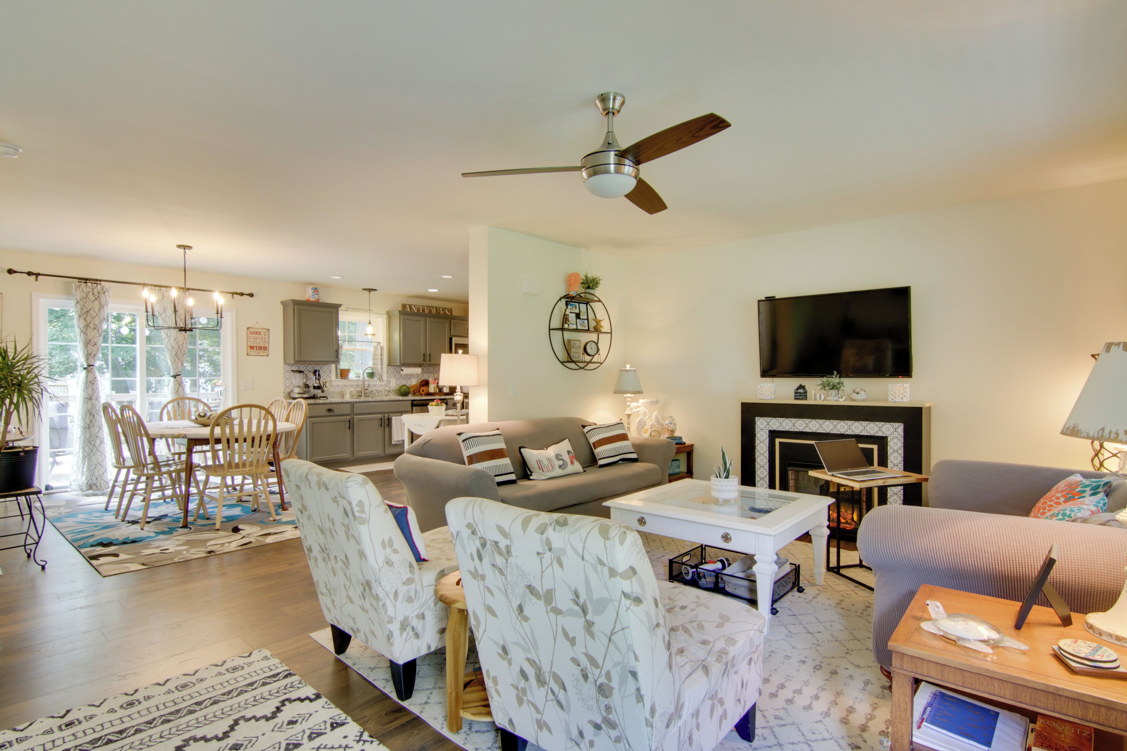 House (3 Bedrooms) | Interior