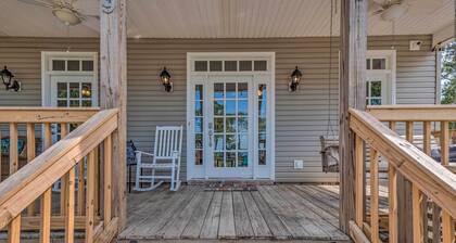 Stunning Views & Waterfront Fun: Aloe Bay Home