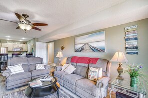 Interior - Relax Poolside! Lakefront Osage Beach Retreat (Osage Beach)