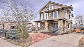 Apartment (3 Bedrooms) | Exterior