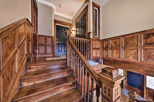 Walkable KC Home Base! Near Sports Events & Fun