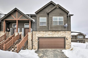 Interior - Luxe Rocky Mtn Retreat w/ Hot Tub - By Winter Park (Tabernash)