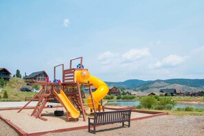 Interior - Luxe Rocky Mtn Retreat w/ Hot Tub - By Winter Park (Tabernash)