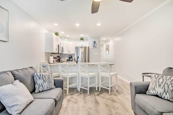 Interior - Stroll to Shore: Condo w/ Pool in Ocean City! (Ocean City)