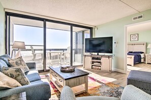 Apartment (2 Bedrooms) | Interior - Beach & Pool Views! Family Condo in Golden Sands (Ocean City)