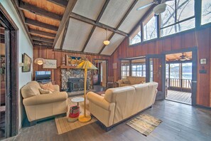 House (4 Bedrooms) | Interior - Authentic Retreat w/ Private Dock on Coosa River! (Shelby)